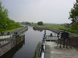 Aanmeerpaal opzoeken.