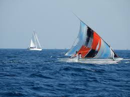 Zeilend vissers schip in indonesie